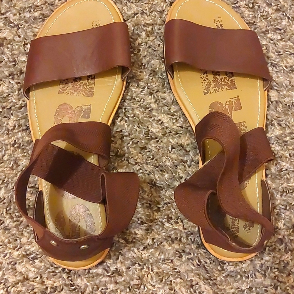 SOREL SANDALS